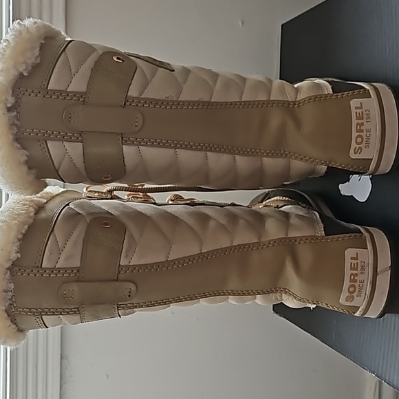 Boots - Picture 4 of 7